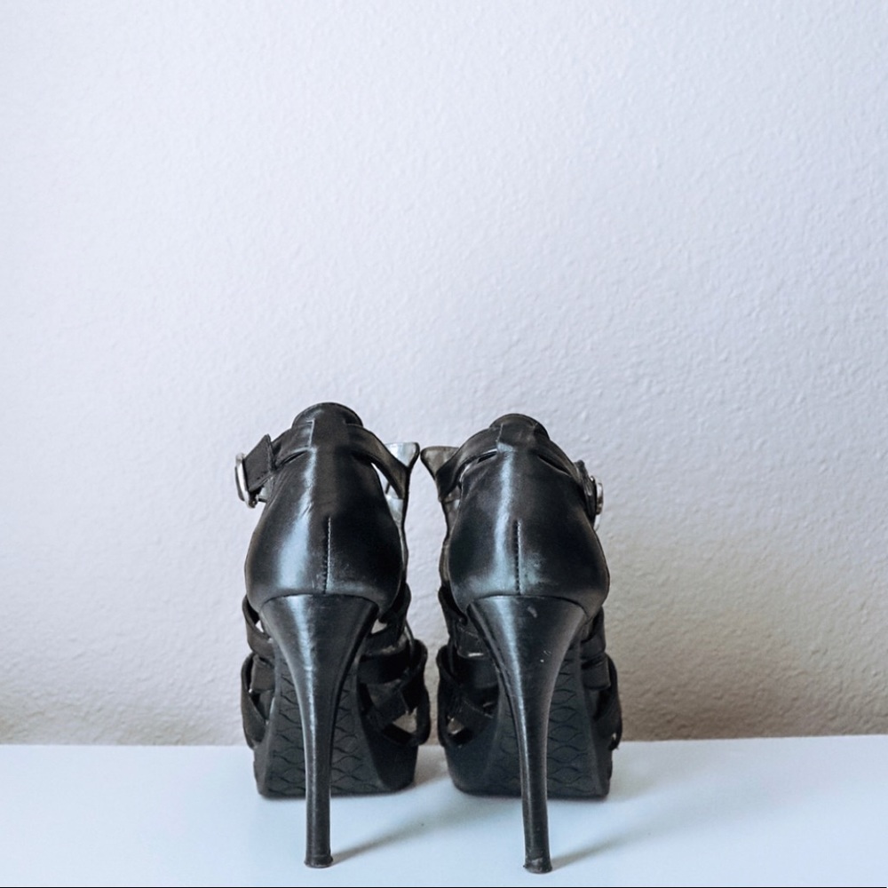 Heels - Picture 3 of 3